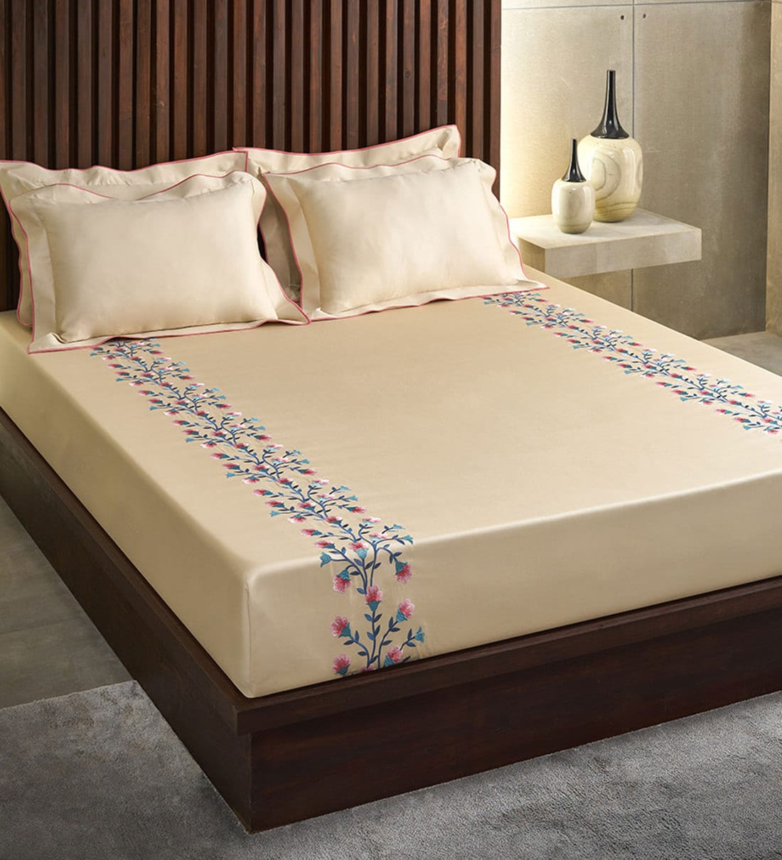 Buy Far East 100 Cotton 210TC Embroidered Double Bedsheet With 2