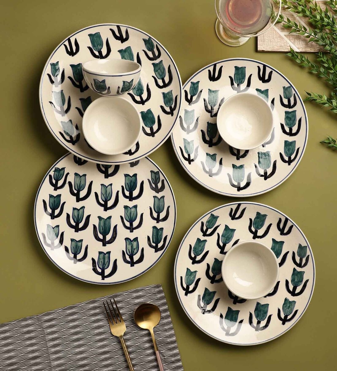 Buy Tulip 8 Pcs White & Green Ceramic Dinnerware Set Online