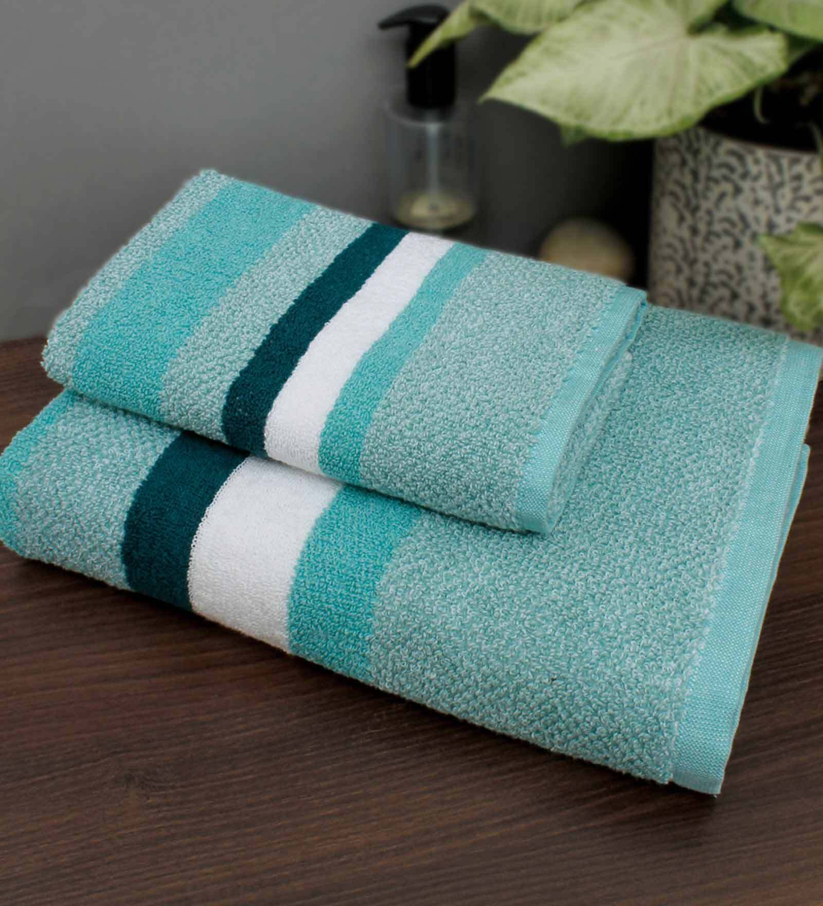 Buy Green Patterned 550 GSM Cotton Towel Sets (Set of 2) by AVI Living Online Patterned Towels