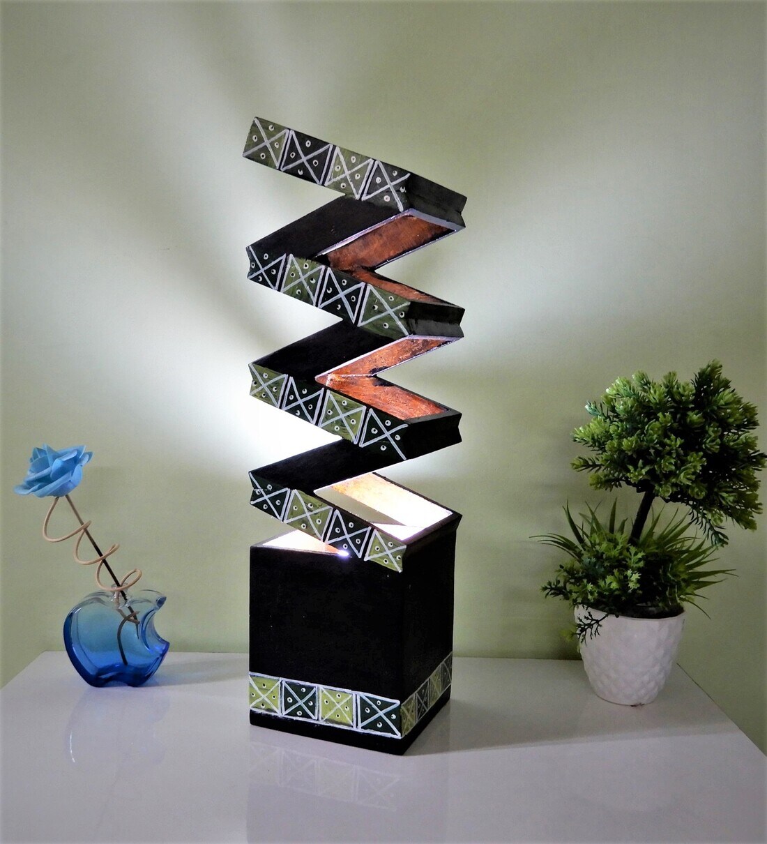Buy Black Handmade Wooden Tabe Lamp With Geometrical Ladder Fengshu