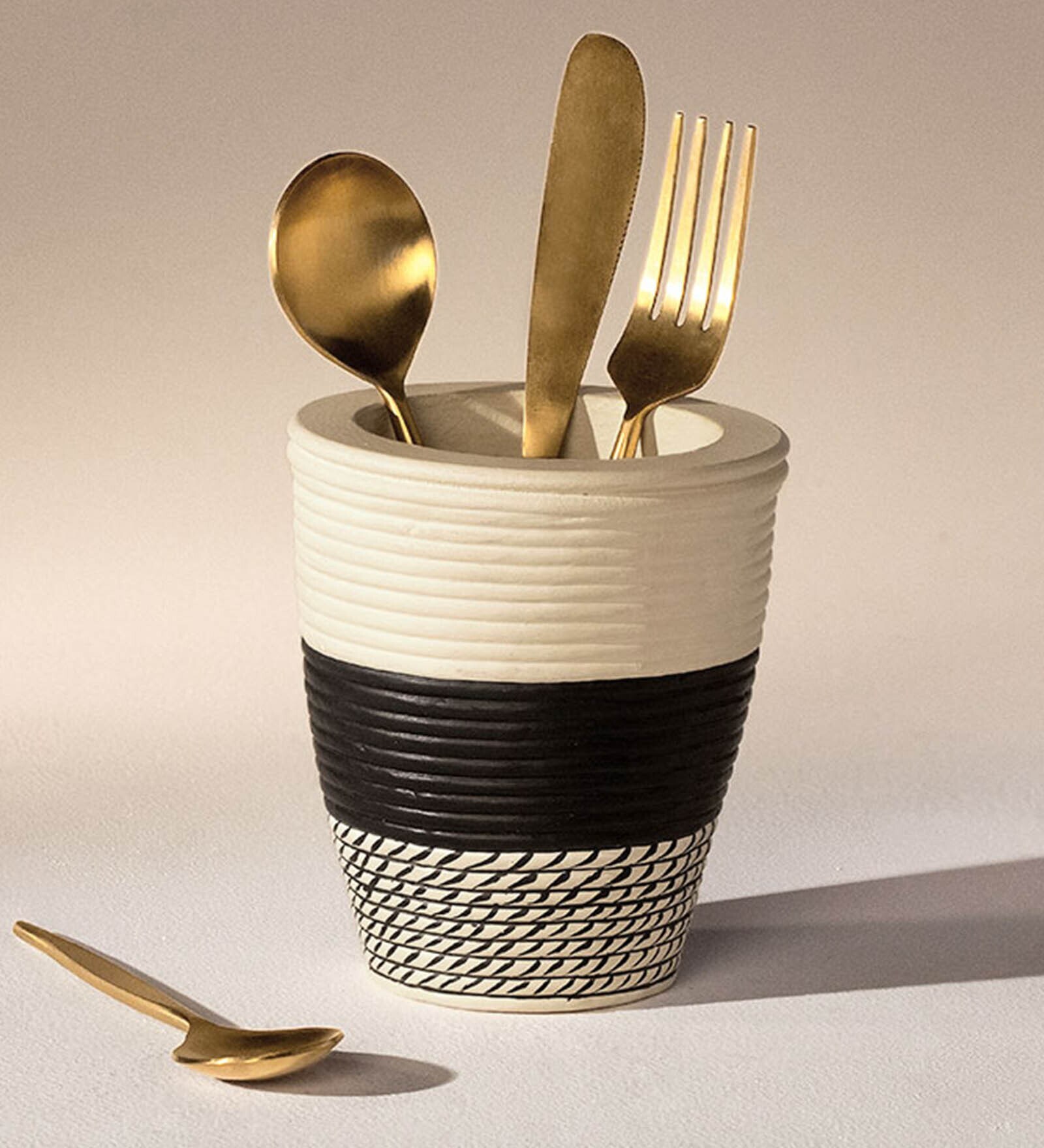 Buy Opus Ceramic Cutlery Holder by Ellementry at 10 OFF by Ellementry