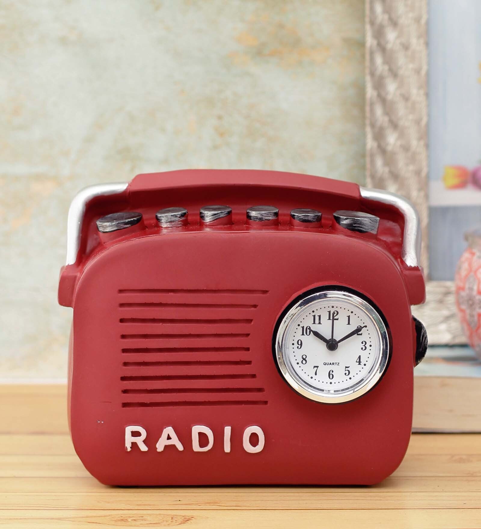 Buy Quirky Vintage Turner Radio Resin Table Top Accent Table Clock