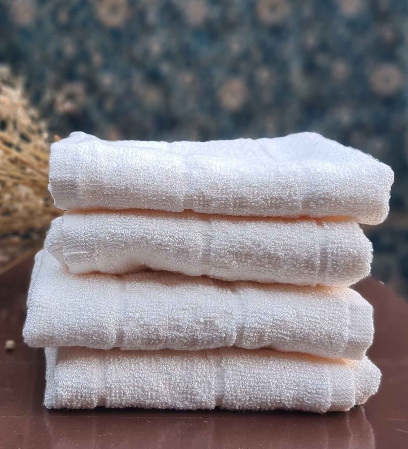 Buy White Solid 480 GSM Bamboo Face Towels (Set of 4) by Madake Online