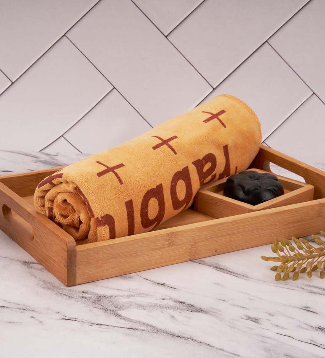 Buy Yellow Patterned 400 GSM Fiber Bath Towel by Black Gold at 20 OFF